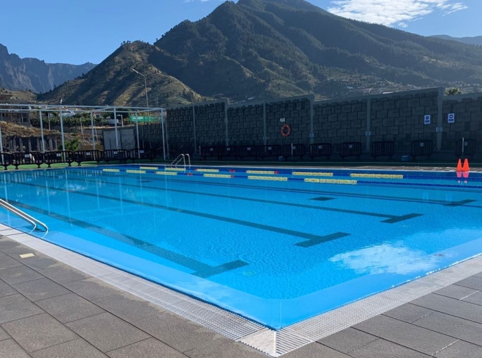 Los Llanos abre la 💧piscina municipal para 🏊‍♂️nado libre